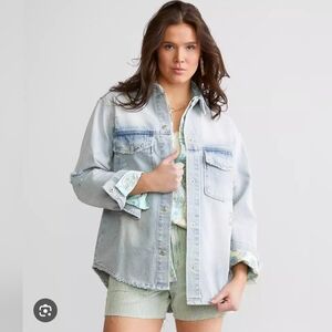 Light Wash Denim Jean Jacket - Women's Light Blue Jean Jacket